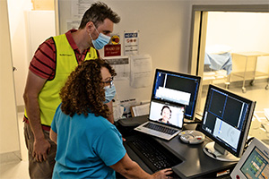 Clinical staff using RIS-PACS digital solution